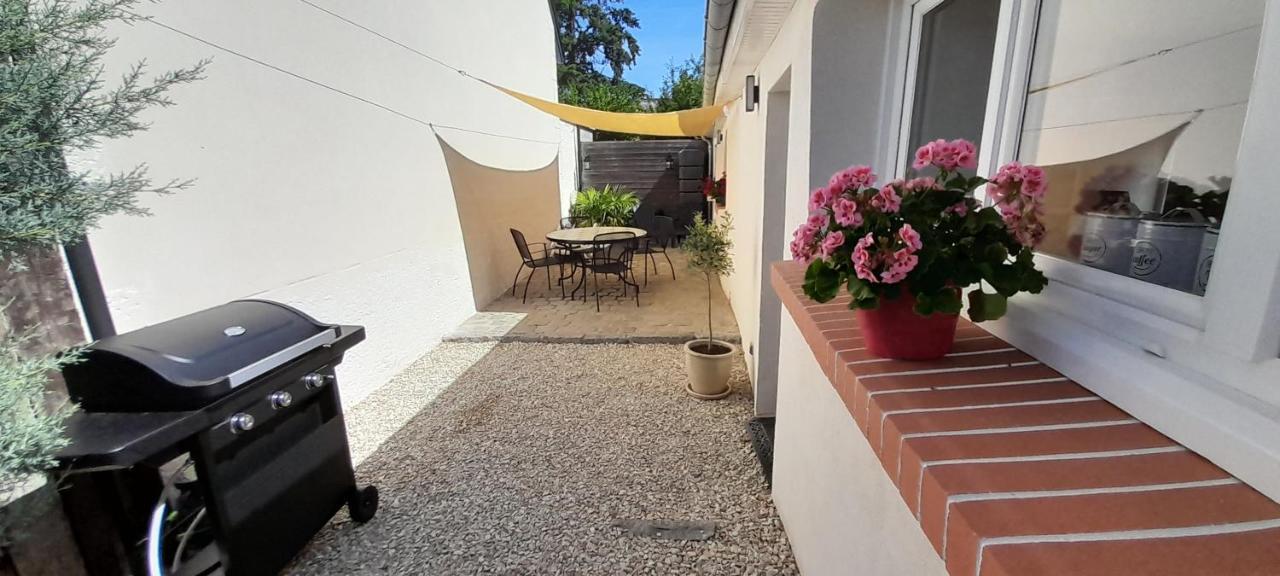 Le Dionysien *** Villa Saint-Denis-de l'Hotel ภายนอก รูปภาพ