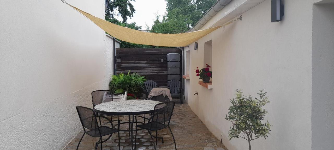 Le Dionysien *** Villa Saint-Denis-de l'Hotel ภายนอก รูปภาพ